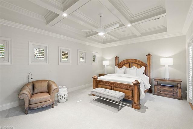 2892 Tiburon BLVD E, Naples, FL 34109