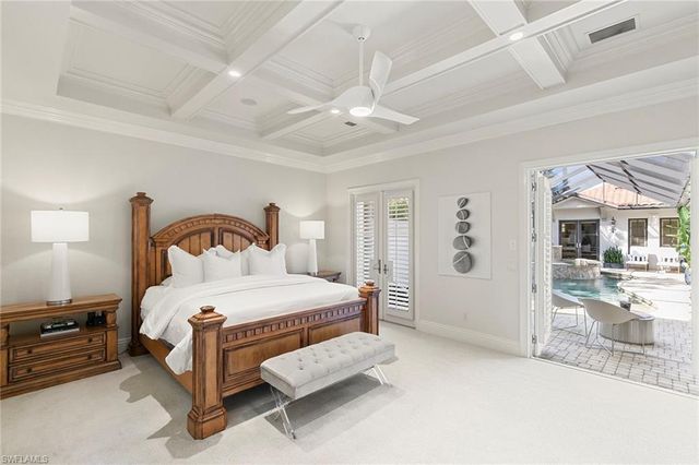 2892 Tiburon BLVD E, Naples, FL 34109