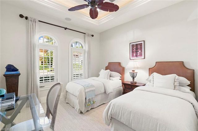 2892 Tiburon BLVD E, Naples, FL 34109