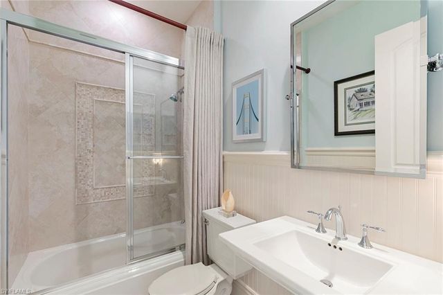 2892 Tiburon BLVD E, Naples, FL 34109