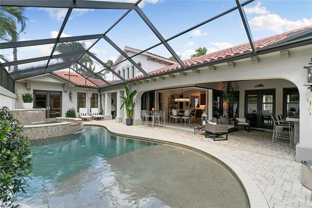 2892 Tiburon BLVD E, Naples, FL 34109
