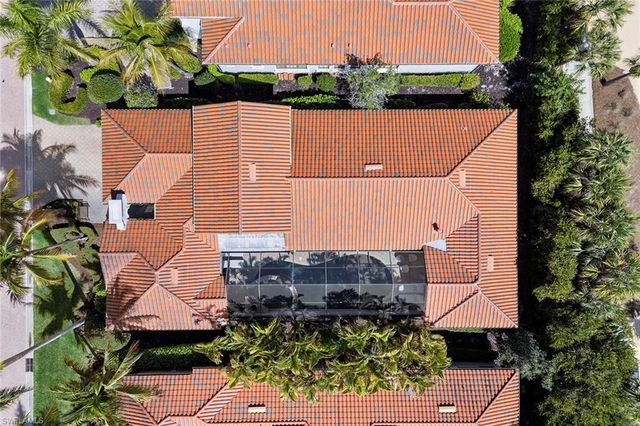 2892 Tiburon BLVD E, Naples, FL 34109