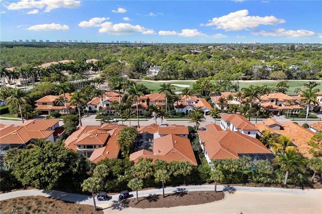 2892 Tiburon BLVD E, Naples, FL 34109