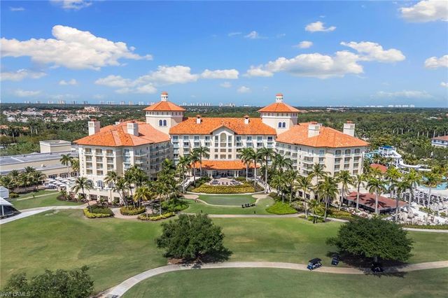 2892 Tiburon BLVD E, Naples, FL 34109