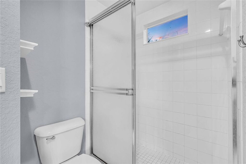 Image 19 of property listing at 6421 BAY CEDAR LANE, Bradenton, FL 34203