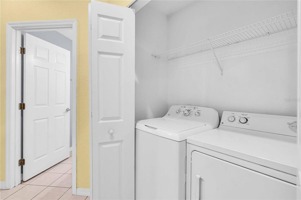 Image 26 of property listing at 6421 BAY CEDAR LANE, Bradenton, FL 34203