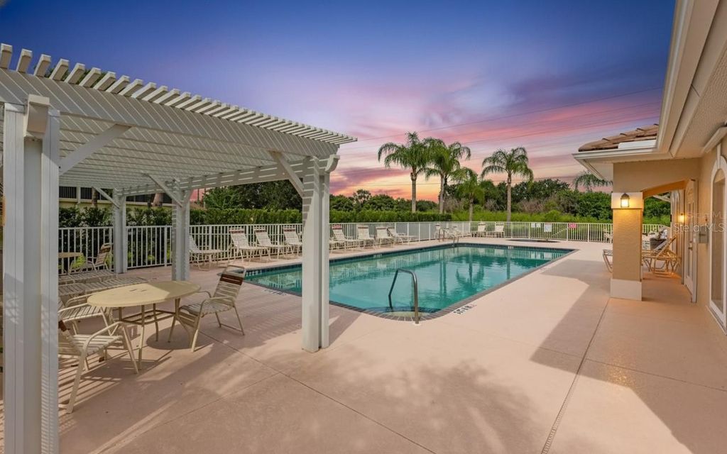 Image 30 of property listing at 6421 BAY CEDAR LANE, Bradenton, FL 34203