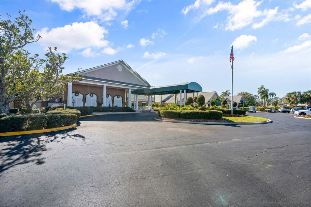 Image 34 of property listing at 6421 BAY CEDAR LANE, Bradenton, FL 34203