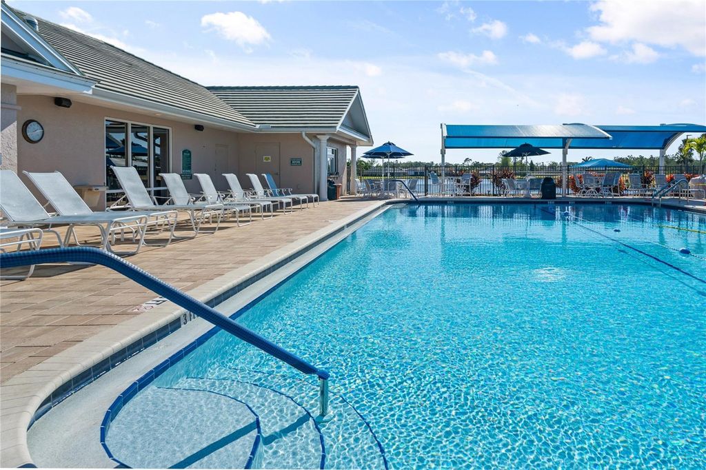 Image 37 of property listing at 6421 BAY CEDAR LANE, Bradenton, FL 34203