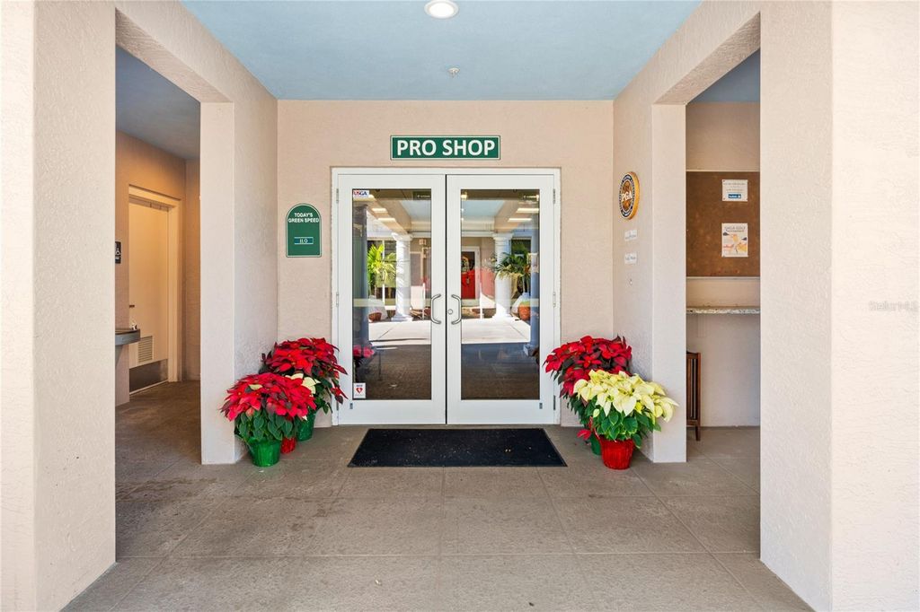 Image 43 of property listing at 6421 BAY CEDAR LANE, Bradenton, FL 34203