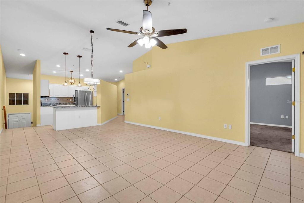Image 9 of property listing at 6421 BAY CEDAR LANE, Bradenton, FL 34203