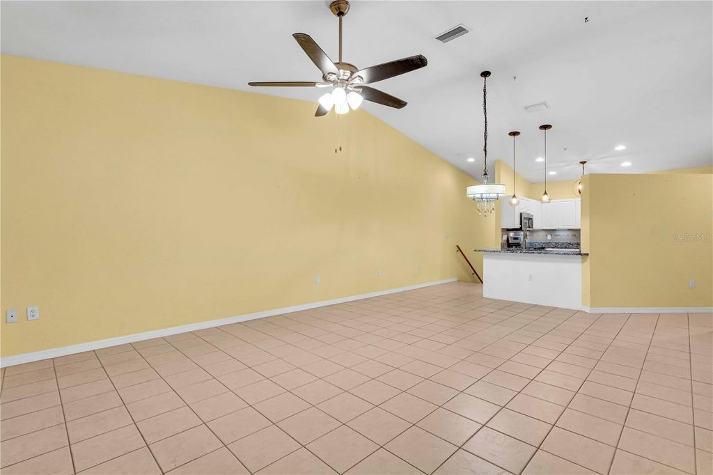 Image 10 of property listing at 6421 BAY CEDAR LANE, Bradenton, FL 34203