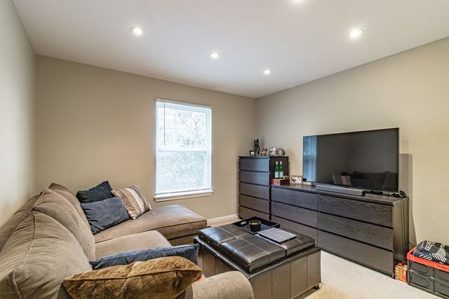 431 PINE LAKE Circle 431, Vernon Hills, IL 60061