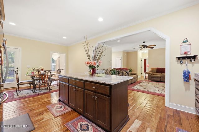 585 Burning Tree Road 10, Pinehurst, NC 28374