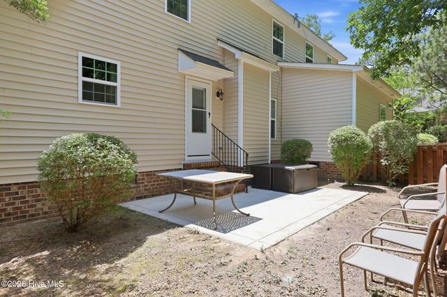 585 Burning Tree Road 10, Pinehurst, NC 28374