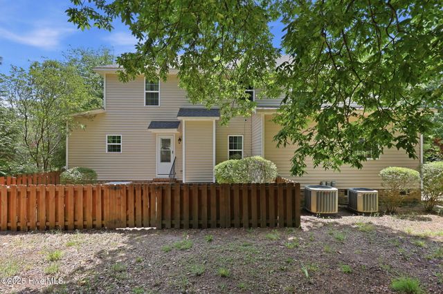 585 Burning Tree Road 10, Pinehurst, NC 28374