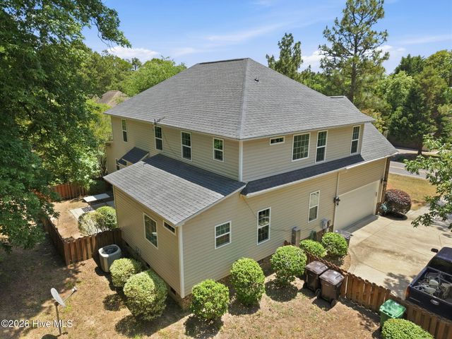 585 Burning Tree Road 10, Pinehurst, NC 28374