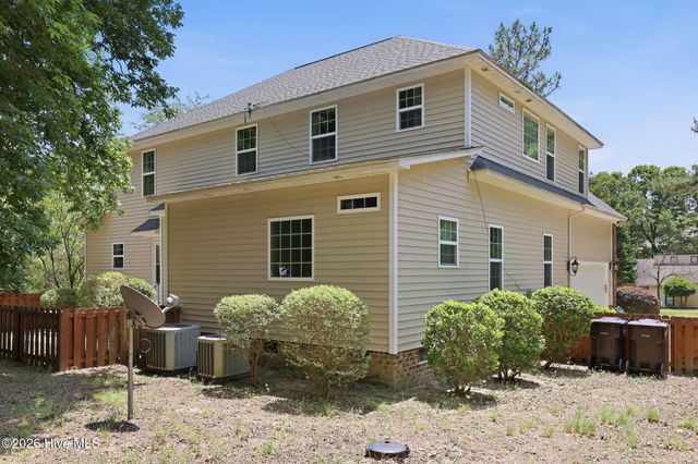585 Burning Tree Road 10, Pinehurst, NC 28374