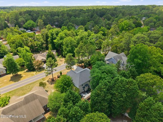 585 Burning Tree Road 10, Pinehurst, NC 28374