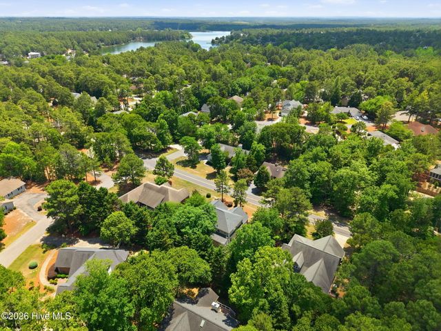585 Burning Tree Road 10, Pinehurst, NC 28374