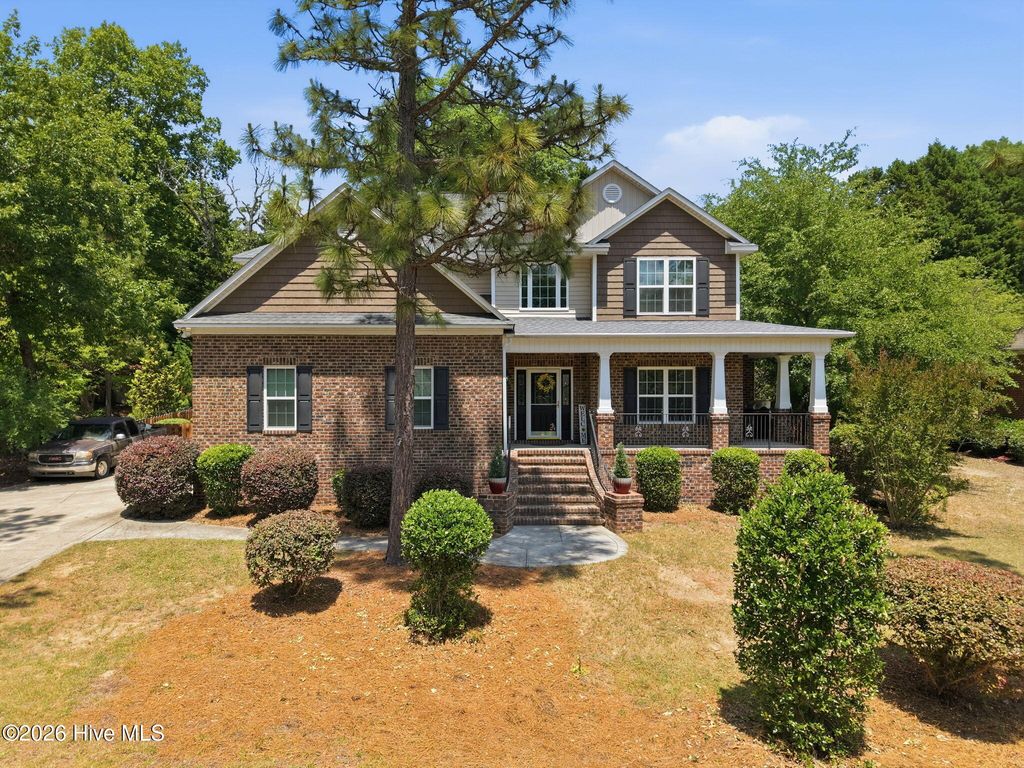 585 Burning Tree Road 10, Pinehurst, NC 28374