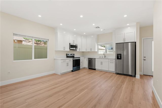14924 Kittridge St, Van Nuys, CA 91405