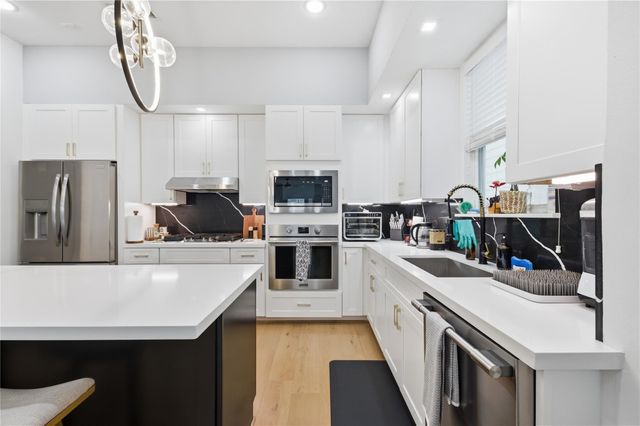 2108 Beall Street, Houston, TX 77008