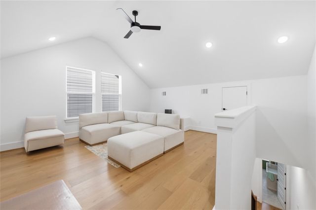 2108 Beall Street, Houston, TX 77008