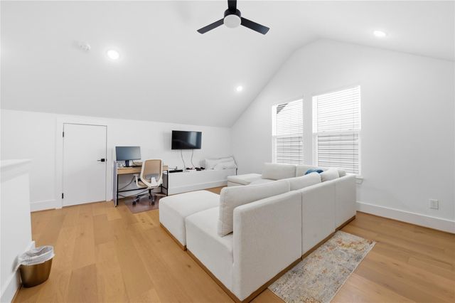 2108 Beall Street, Houston, TX 77008