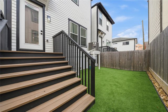 2108 Beall Street, Houston, TX 77008