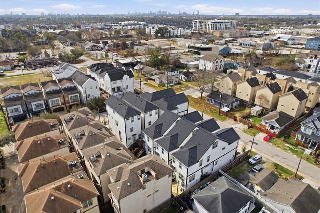 2108 Beall Street, Houston, TX 77008