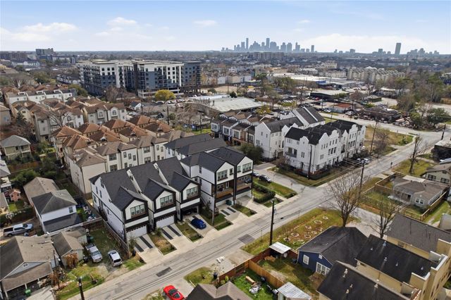 2108 Beall Street, Houston, TX 77008