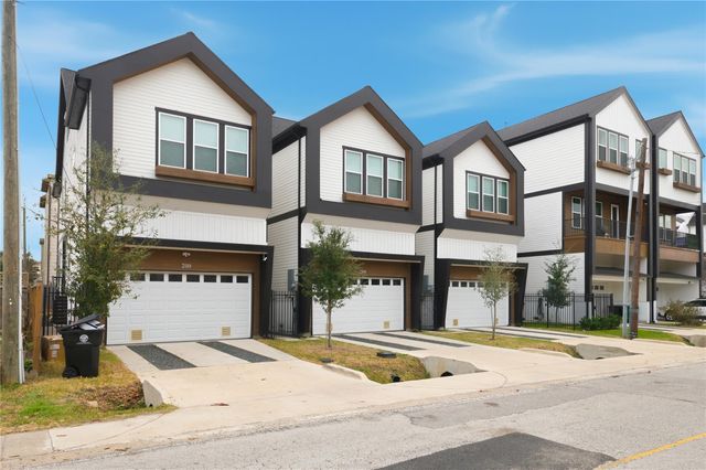 2108 Beall Street, Houston, TX 77008