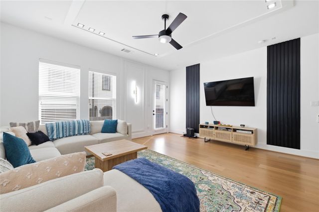 2108 Beall Street, Houston, TX 77008