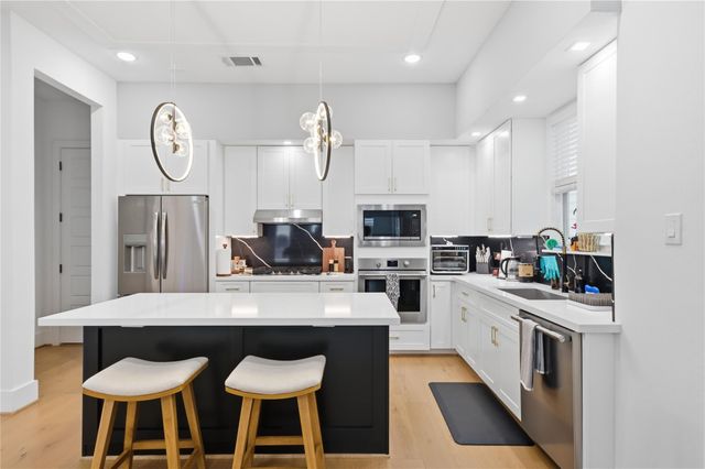 2108 Beall Street, Houston, TX 77008