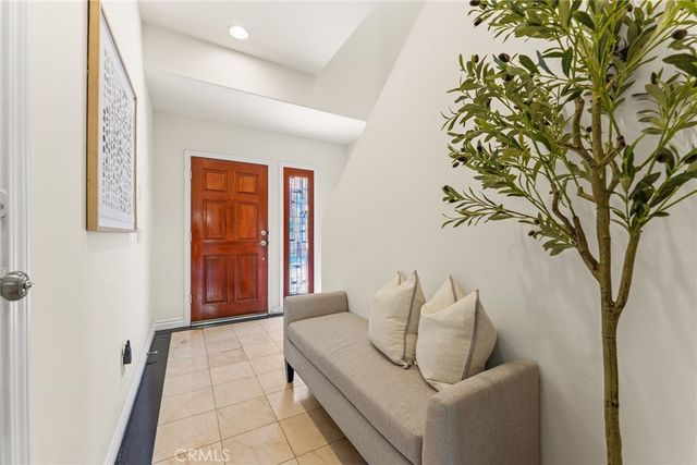 1927 Strathmore Avenue B, San Gabriel, CA 91776