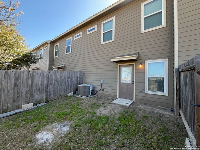 16824 Dancing Ava, Selma, TX 78154