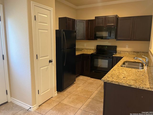 16824 Dancing Ava, Selma, TX 78154