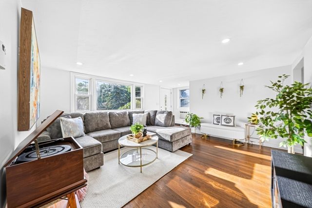 268 Lexington St, Woburn, MA 01801