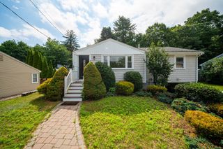 268 Lexington St, Woburn, MA 01801