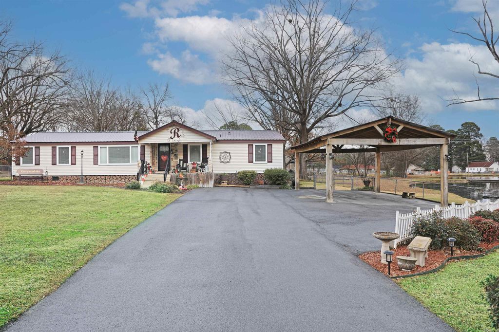 6805 Oxford Drive, White Hall, AR 71602