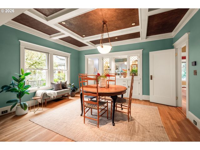 3217 Ne 18TH Ave, Portland, OR 97212
