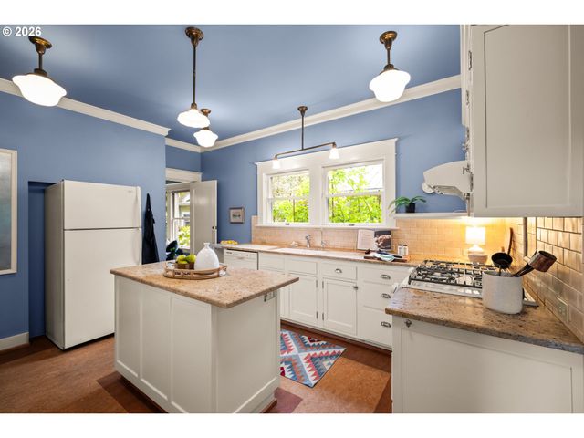 3217 Ne 18TH Ave, Portland, OR 97212