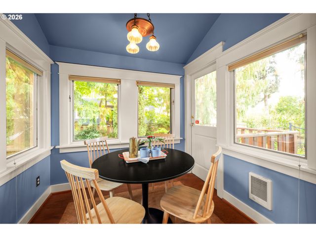 3217 Ne 18TH Ave, Portland, OR 97212