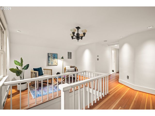 3217 Ne 18TH Ave, Portland, OR 97212