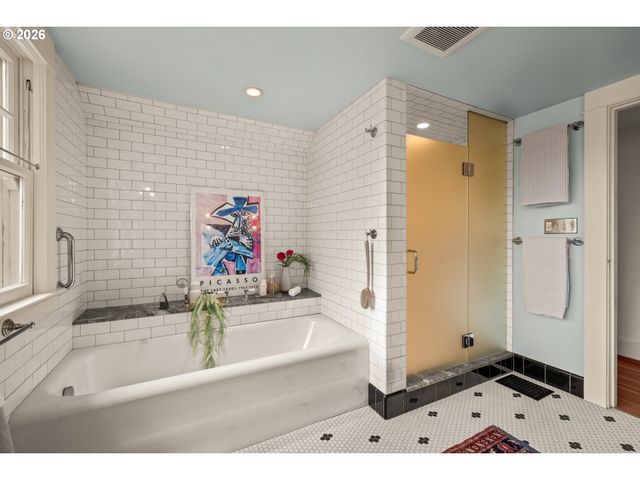 3217 Ne 18TH Ave, Portland, OR 97212