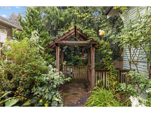 3217 Ne 18TH Ave, Portland, OR 97212