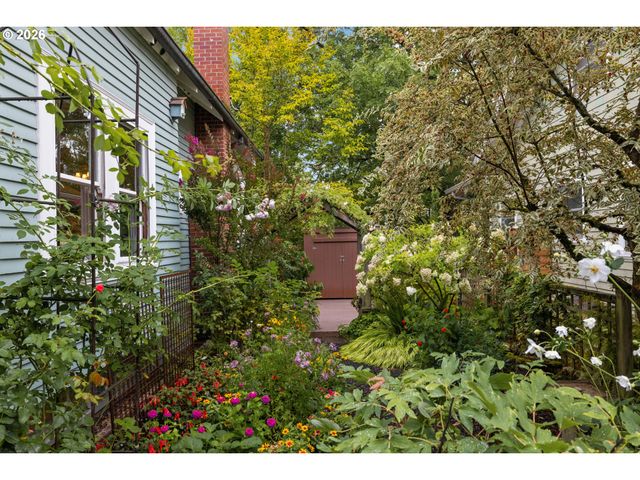 3217 Ne 18TH Ave, Portland, OR 97212