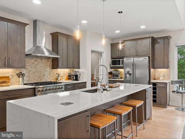 3601 LEONARDS LN, Sutherland, VA 23885