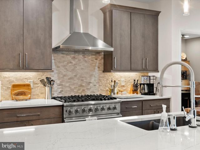 3601 LEONARDS LN, Sutherland, VA 23885